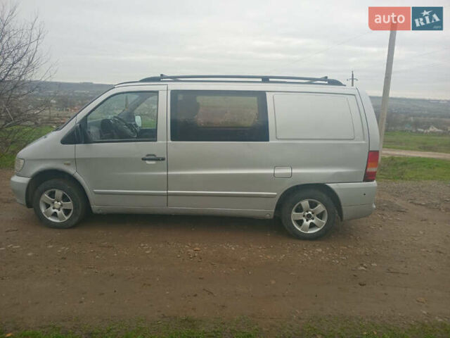 Серый Мерседес Вито, объемом двигателя 2.15 л и пробегом 296 тыс. км за 4900 $, фото 2 на Automoto.ua