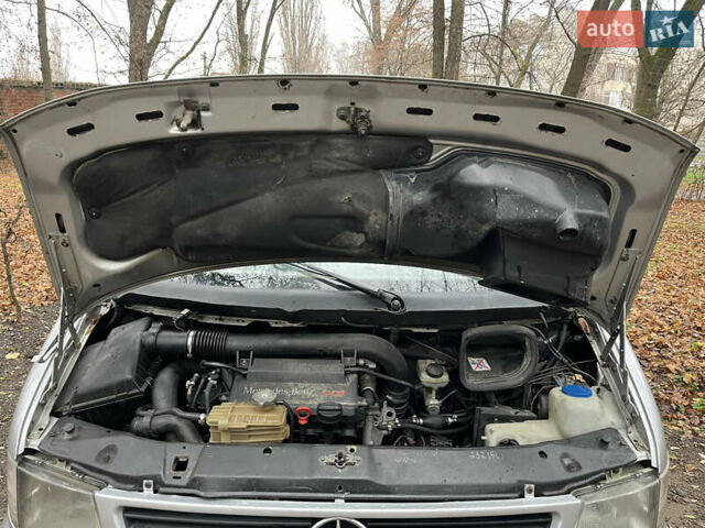 Сірий Мерседес Віто, об'ємом двигуна 2.15 л та пробігом 400 тис. км за 5000 $, фото 19 на Automoto.ua