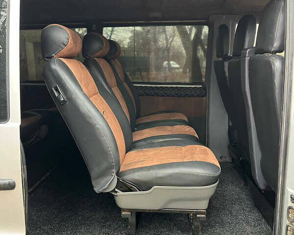 Серый Мерседес Вито, объемом двигателя 2.15 л и пробегом 350 тыс. км за 4750 $, фото 9 на Automoto.ua