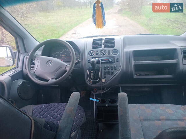 Серый Мерседес Вито, объемом двигателя 2.15 л и пробегом 296 тыс. км за 4900 $, фото 9 на Automoto.ua