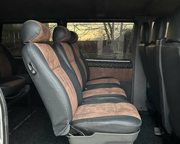 Серый Мерседес Вито, объемом двигателя 2.15 л и пробегом 350 тыс. км за 5200 $, фото 14 на Automoto.ua