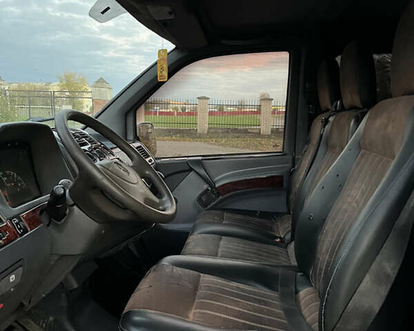 Серый Мерседес Вито, объемом двигателя 2.15 л и пробегом 350 тыс. км за 5200 $, фото 13 на Automoto.ua