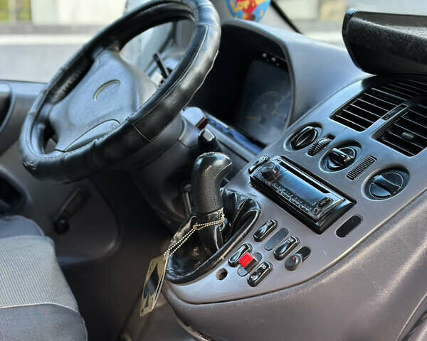 Сірий Мерседес Віто, об'ємом двигуна 2.15 л та пробігом 370 тис. км за 5200 $, фото 23 на Automoto.ua