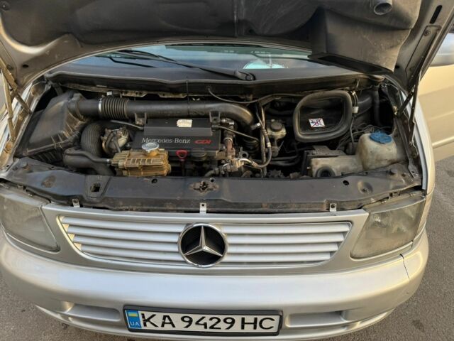 Серый Мерседес Вито, объемом двигателя 2.1 л и пробегом 450 тыс. км за 4500 $, фото 1 на Automoto.ua