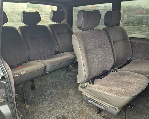 Серый Мерседес Вито, объемом двигателя 2.2 л и пробегом 360 тыс. км за 4500 $, фото 4 на Automoto.ua