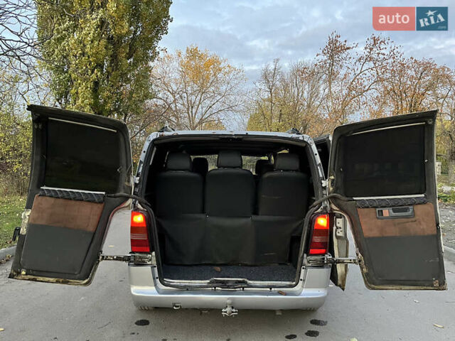 Серый Мерседес Вито, объемом двигателя 2.15 л и пробегом 350 тыс. км за 5200 $, фото 16 на Automoto.ua