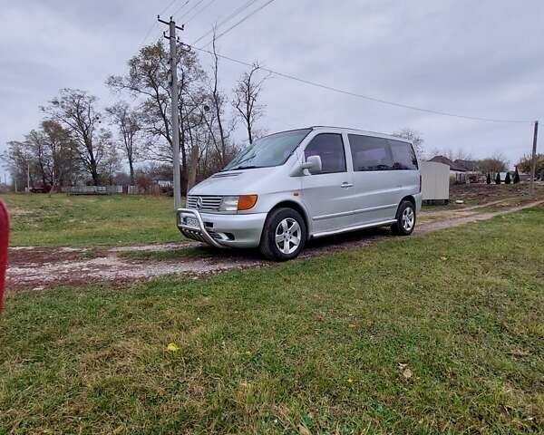 Серый Мерседес Вито, объемом двигателя 2.2 л и пробегом 440 тыс. км за 6000 $, фото 9 на Automoto.ua