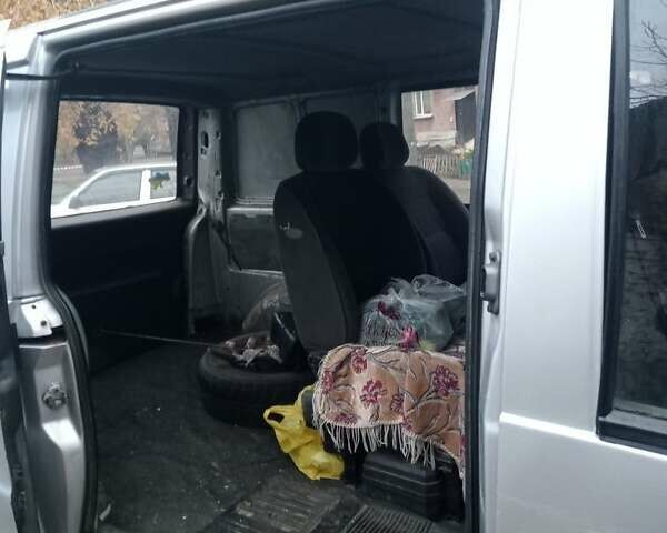 Серый Мерседес Вито, объемом двигателя 2 л и пробегом 345 тыс. км за 4200 $, фото 6 на Automoto.ua