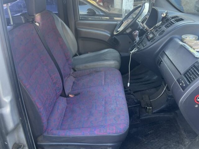 Серый Мерседес Вито, объемом двигателя 2.2 л и пробегом 500 тыс. км за 3000 $, фото 4 на Automoto.ua