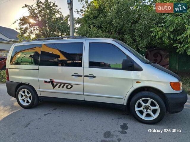 Серый Мерседес Вито, объемом двигателя 2.2 л и пробегом 300 тыс. км за 3400 $, фото 5 на Automoto.ua