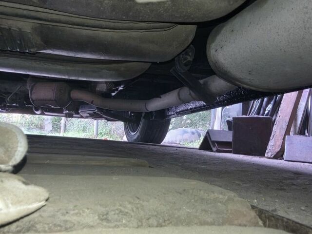 Серый Мерседес Вито, объемом двигателя 2.2 л и пробегом 240 тыс. км за 5400 $, фото 20 на Automoto.ua