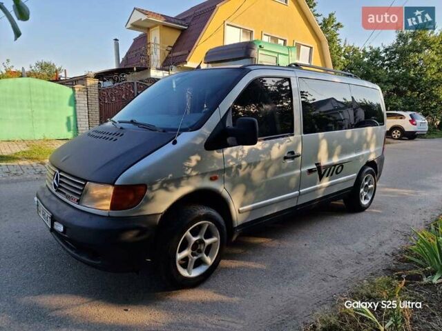 Серый Мерседес Вито, объемом двигателя 2.2 л и пробегом 300 тыс. км за 3400 $, фото 2 на Automoto.ua