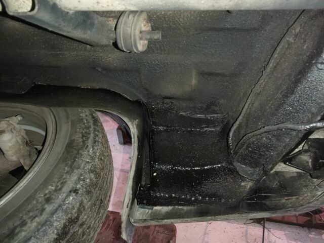 Серый Мерседес Вито, объемом двигателя 2.2 л и пробегом 240 тыс. км за 5400 $, фото 17 на Automoto.ua