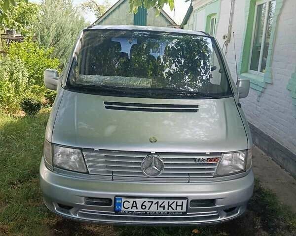 Серый Мерседес Вито, объемом двигателя 2.2 л и пробегом 350 тыс. км за 4700 $, фото 10 на Automoto.ua