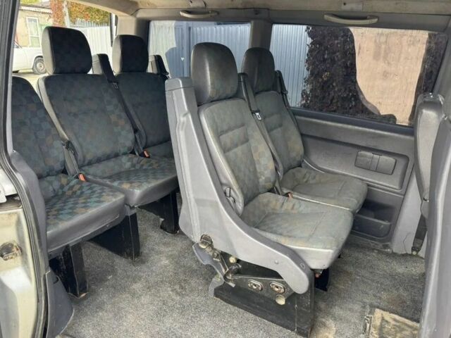 Серый Мерседес Вито, объемом двигателя 2.15 л и пробегом 268 тыс. км за 2627 $, фото 6 на Automoto.ua