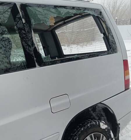 Серый Мерседес Вито, объемом двигателя 2.15 л и пробегом 450 тыс. км за 1500 $, фото 5 на Automoto.ua