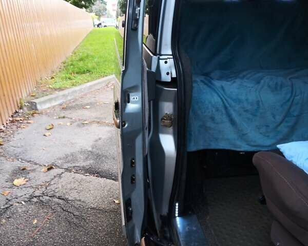 Серый Мерседес Вито, объемом двигателя 2.15 л и пробегом 400 тыс. км за 5541 $, фото 14 на Automoto.ua