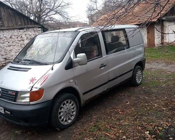Серый Мерседес Вито, объемом двигателя 2 л и пробегом 345 тыс. км за 4200 $, фото 3 на Automoto.ua