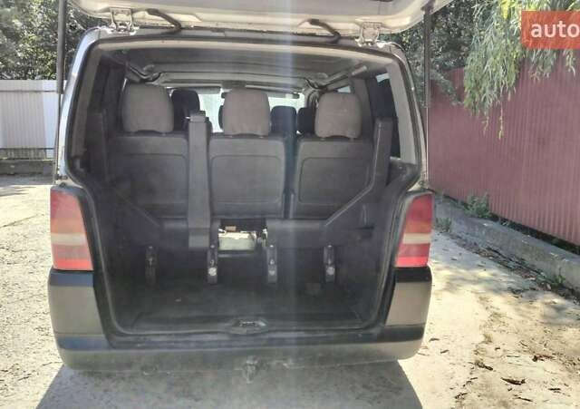 Серый Мерседес Вито, объемом двигателя 2.15 л и пробегом 300 тыс. км за 3800 $, фото 4 на Automoto.ua