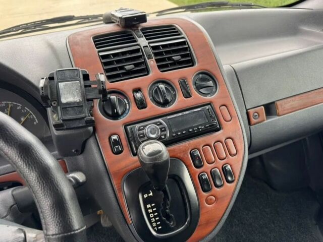 Серый Мерседес Вито, объемом двигателя 2.15 л и пробегом 268 тыс. км за 2627 $, фото 5 на Automoto.ua