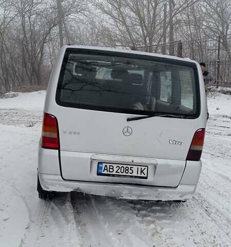 Серый Мерседес Вито, объемом двигателя 2.15 л и пробегом 450 тыс. км за 1500 $, фото 6 на Automoto.ua