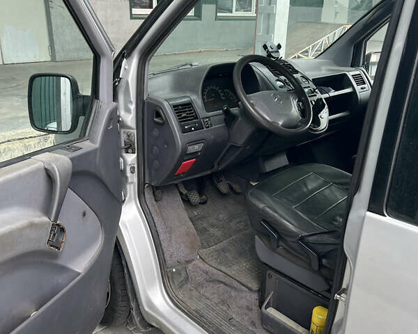 Сірий Мерседес Віто, об'ємом двигуна 2.2 л та пробігом 393 тис. км за 6000 $, фото 13 на Automoto.ua