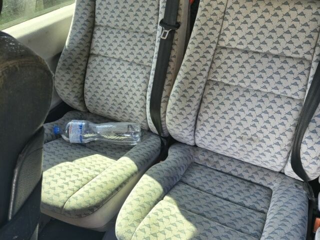 Серый Мерседес Вито, объемом двигателя 2.2 л и пробегом 240 тыс. км за 5400 $, фото 14 на Automoto.ua