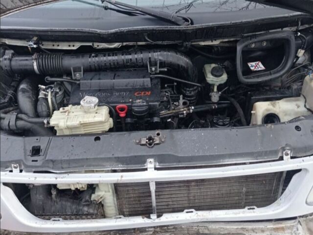 Серый Мерседес Вито, объемом двигателя 2.2 л и пробегом 400 тыс. км за 1000 $, фото 8 на Automoto.ua