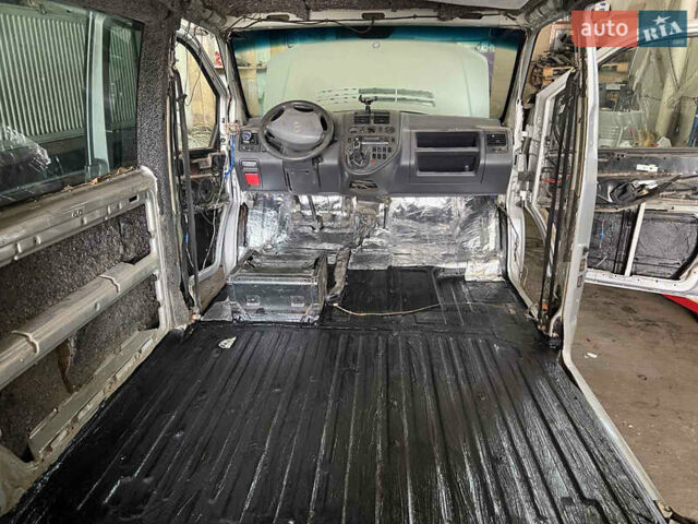 Сірий Мерседес Віто, об'ємом двигуна 2.2 л та пробігом 393 тис. км за 6000 $, фото 18 на Automoto.ua