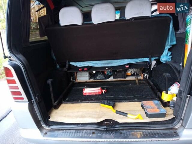 Серый Мерседес Вито, объемом двигателя 2.15 л и пробегом 400 тыс. км за 5541 $, фото 10 на Automoto.ua