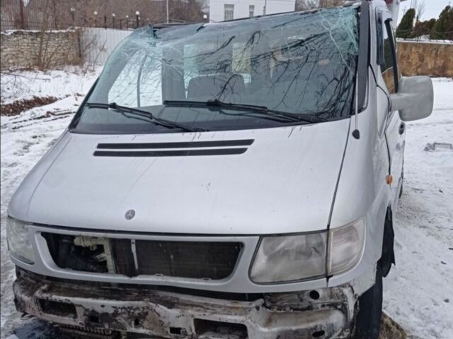 Серый Мерседес Вито, объемом двигателя 2.2 л и пробегом 400 тыс. км за 1000 $, фото 6 на Automoto.ua