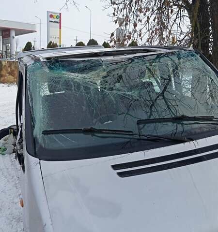 Серый Мерседес Вито, объемом двигателя 2.15 л и пробегом 450 тыс. км за 1500 $, фото 4 на Automoto.ua