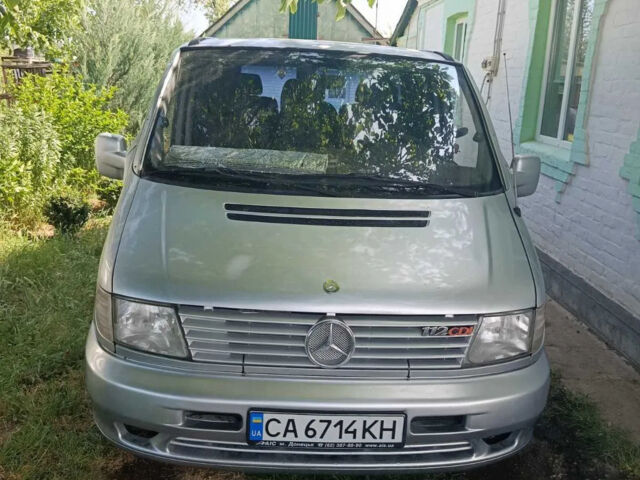Серый Мерседес Вито, объемом двигателя 2.2 л и пробегом 350 тыс. км за 4700 $, фото 2 на Automoto.ua