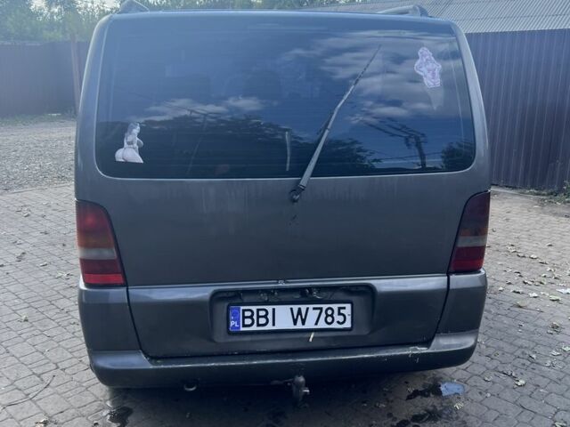Серый Мерседес Вито, объемом двигателя 2.2 л и пробегом 500 тыс. км за 3000 $, фото 2 на Automoto.ua