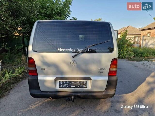 Серый Мерседес Вито, объемом двигателя 2.2 л и пробегом 300 тыс. км за 3400 $, фото 7 на Automoto.ua