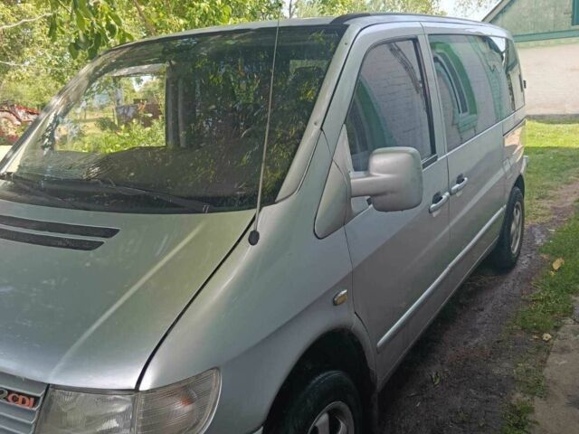 Серый Мерседес Вито, объемом двигателя 2.2 л и пробегом 350 тыс. км за 4700 $, фото 5 на Automoto.ua