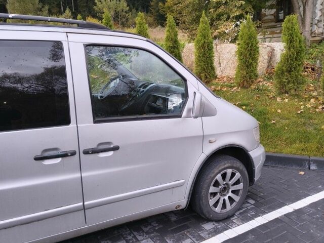 Серый Мерседес Вито, объемом двигателя 2.2 л и пробегом 240 тыс. км за 5400 $, фото 3 на Automoto.ua