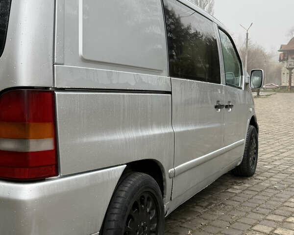 Сірий Мерседес Віто, об'ємом двигуна 2.15 л та пробігом 280 тис. км за 4700 $, фото 8 на Automoto.ua