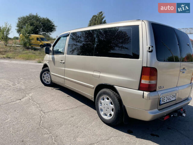 Серый Мерседес Вито, объемом двигателя 2.15 л и пробегом 423 тыс. км за 6500 $, фото 2 на Automoto.ua