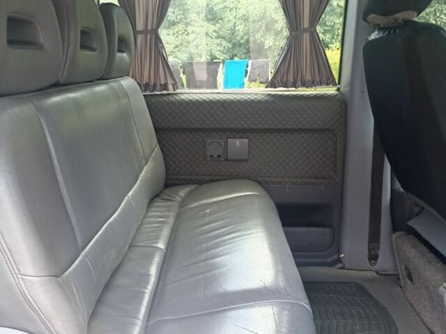 Серый Мерседес Вито, объемом двигателя 2.1 л и пробегом 410 тыс. км за 4500 $, фото 19 на Automoto.ua