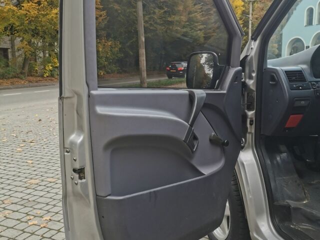 Серый Мерседес Вито, объемом двигателя 2.1 л и пробегом 410 тыс. км за 4500 $, фото 14 на Automoto.ua