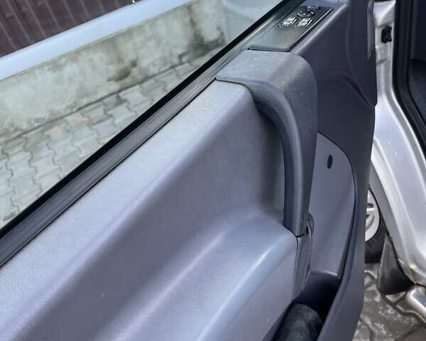 Серый Мерседес Вито, объемом двигателя 0 л и пробегом 431 тыс. км за 4500 $, фото 16 на Automoto.ua