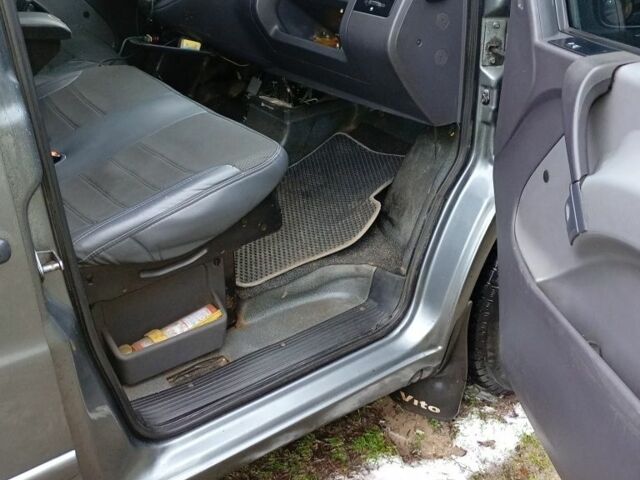 Сірий Мерседес Віто, об'ємом двигуна 2.2 л та пробігом 340 тис. км за 4200 $, фото 13 на Automoto.ua