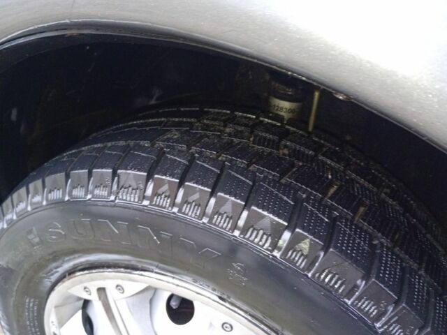 Сірий Мерседес Віто, об'ємом двигуна 2.2 л та пробігом 340 тис. км за 4200 $, фото 3 на Automoto.ua