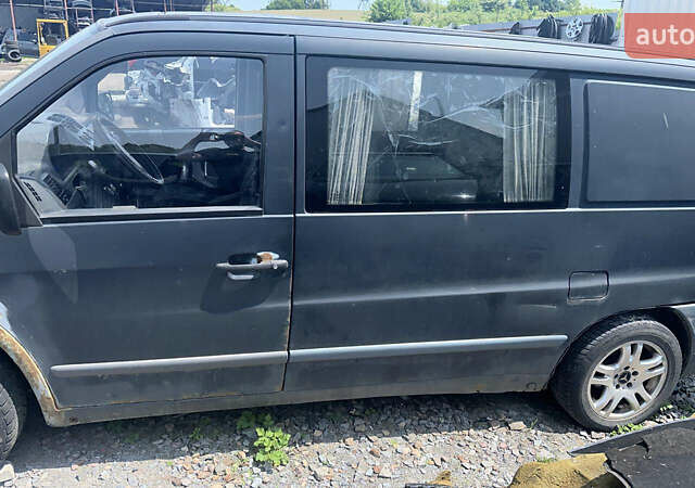 Серый Мерседес Вито, объемом двигателя 2.2 л и пробегом 320 тыс. км за 2700 $, фото 2 на Automoto.ua