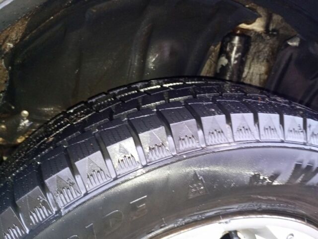 Сірий Мерседес Віто, об'ємом двигуна 2.2 л та пробігом 340 тис. км за 4200 $, фото 11 на Automoto.ua