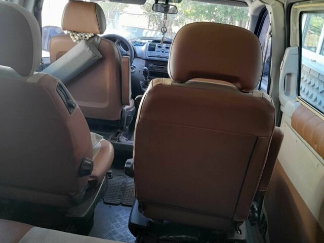 Серый Мерседес Вито, объемом двигателя 0 л и пробегом 340 тыс. км за 5700 $, фото 2 на Automoto.ua