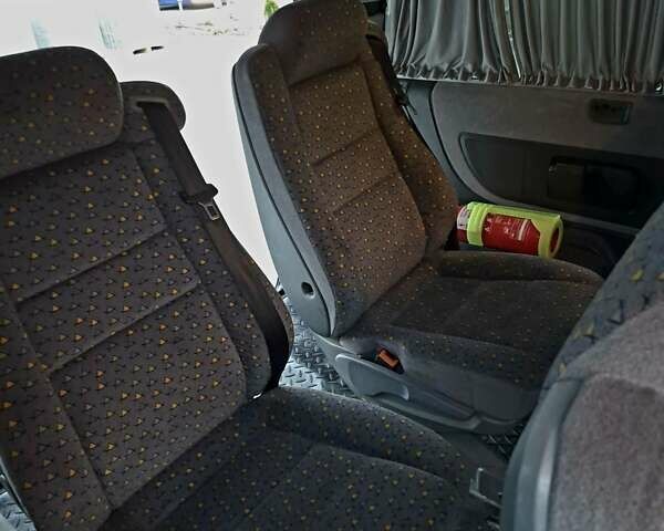 Сірий Мерседес Віто, об'ємом двигуна 2.2 л та пробігом 400 тис. км за 6499 $, фото 16 на Automoto.ua