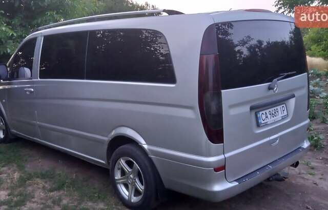 Серый Мерседес Вито, объемом двигателя 2.2 л и пробегом 689 тыс. км за 7600 $, фото 3 на Automoto.ua
