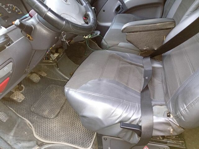 Сірий Мерседес Віто, об'ємом двигуна 2.2 л та пробігом 340 тис. км за 4200 $, фото 7 на Automoto.ua